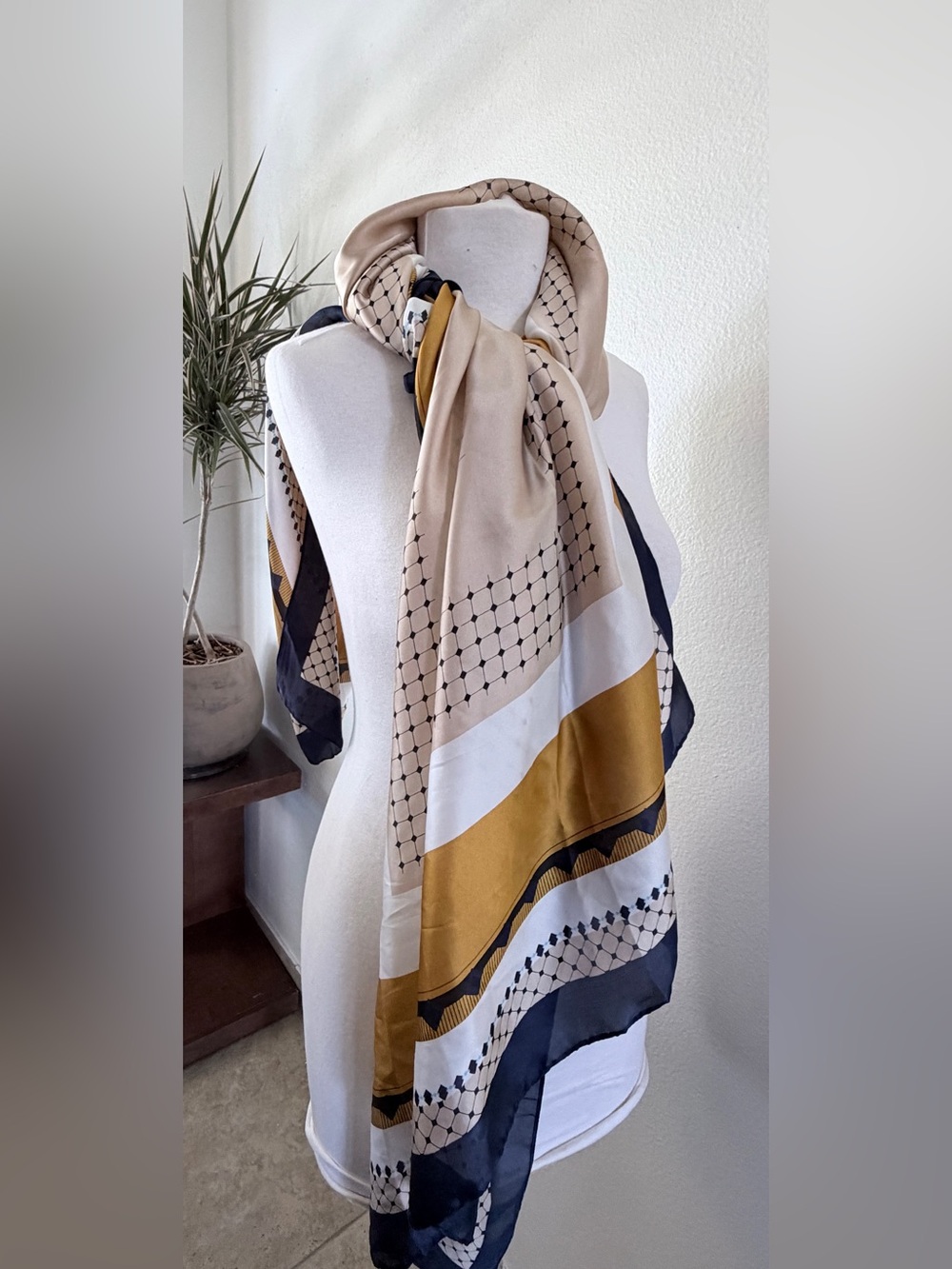 Silk Feel Scarf Versatile New Size 32x42